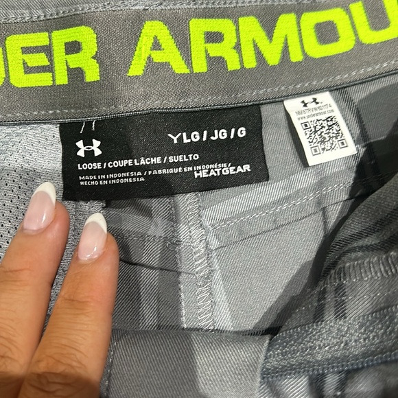 under armour golf shorts - Picture 2 of 3